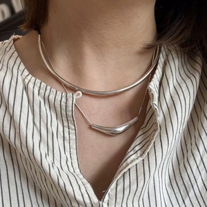 Cadena de clavícula con barra curvada de plata de ley S925 para mujer, collar minimalista para uso diario, diseño geométrico de 405 cm de longitud - Product Image 4