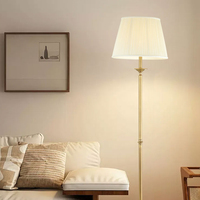 Lámpara de Pie LED de Estilo Nórdico Retro con Pantalla de Tela Blanca, Lámpara de Pie Moderna Decorativa para el Hogar, Lámpara de Pie de Lujo para Sala de Estar y Dormitorio