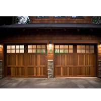 Puerta de Garaje Moderna de Madera Sólida Resistente al Viento, Estilo Rústico de Alta Gama, Personalizable, con Ventanas Arqueadas y Apertura Lateral Eléctrica