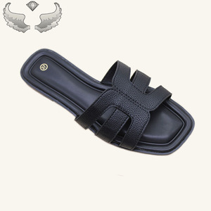 High-quality Fashionable Summer New Design Slip-on Comfortable <b>Soft</b>-soled Wholesale Breathable Women's Sandals and <b>slippers</b> - Product Image 4