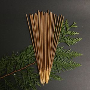 Incienso de Bambú Hecho a Mano, Negro con Lazo Rojo, Uso Religioso, Aromaterapia para Todas las Estaciones, Meditación, Yoga - Product Image 2