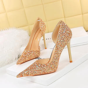 Chaussures confortables pour femmes de style français, dessus en cuir véritable, semelle extérieure en caoutchouc, bouts pointus, ouvertures peu profondes pour un look simple et élégant. - Product Image 2