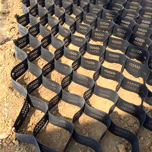 Géocellules HDPE Premium par Terram pour murs de soutènement extérieurs, passerelle lisse, capacité de conception de modèle 3D, PE durable, pentes raides - Product Image 5