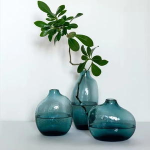 Jarrón de Vidrio Pulido con Patrón de Martillo Zen Japonés, Jarrón de Vidrio Grande de Boca Pequeña con Forma Geométrica Irregular para Sala de Estar - Product Image 3