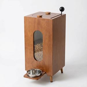 Dispenser per Cibo per Animali in Legno di Ciliegio di Lusso |   Mobiletto Porta Cibo per Cani Fatto a Mano |   Articoli per Animali Domestici in Stile Vintage per la Casa - Product Image 2