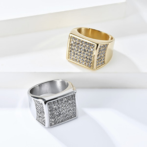 Anillo único de acero titanio estilo hip-hop, completamente chapado en oro e incrustado con diamantes, anillo de acero inoxidable moderno y potente. - Product Image 4
