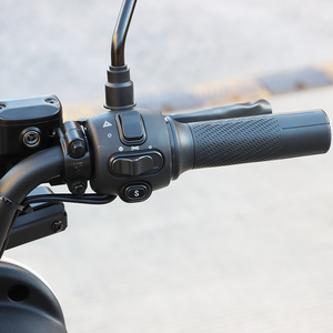 Nouvelle <span class=keywords><strong>moto</strong></span> électrique <span class=keywords><strong>GS</strong></span> Babao blanche, moteur 2000W, vitesse maximale 55 km/h, batterie 60V 60V20AH, excellentes performances - Product Image 5