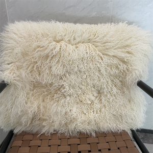 Coperta in Lana Mongola con Bellissimi Riccioli Colorati per Fotografia - Product Image 3