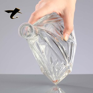 Botellas de Vidrio Transparente de Alta Calidad con Forma Personalizada, Tapón de Corcho, Capacidad de 700 ml y 750 ml para Brandy, Ron, <span class=keywords><strong>Tequila</strong></span>, Vodka, Ginebra y Bebidas Energéticas - Product Image 3
