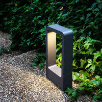 Décoration Offre Spéciale Lampes de jardin solaires étanches Éclairage de voie Borne lumineuse LED Lampe de pelouse extérieure