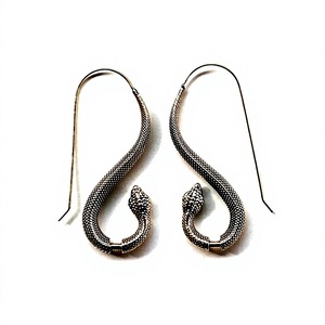 Boucles d'oreilles pendantes serpent en laiton doré, texture unique, motif animal exagéré - Product Image 3