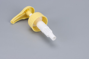 Nuevo pulverizador de plástico personalizable con bomba y función antivuelco para botellas, uso cosmético - Product Image 4