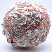 O-X662 Vente en gros Bouquet de mariée en cristal de satin brillant fait à la main avec des perles de mariage