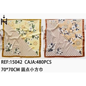 Foulard Quadrato a Pois 70x70Cm con Stampa Floreale, Accessorio di Moda - Product Image 3