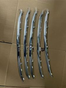 Pièces automobiles pour <span class=keywords><strong>Peugeot</strong></span> <span class=keywords><strong>2008</strong></span> Garniture de <span class=keywords><strong>calandre</strong></span> de barre avant OEM 9807051580 - Product Image 4