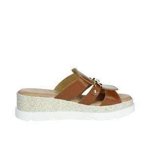 Sandalias de Plataforma con Cuña para Mujer Donna Serena, Zapatos Cómodos de Cuero Marrón con Plataforma y Deslizamiento Fácil - Product Image 4