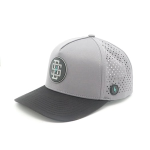 Gorra Deportiva de 5 Paneles de Alta Calidad, Personalizada, con Corte Láser, Dos Tonos, Transpirable, Resistente al Agua, con Diseño de Espiga Perforada - Product Image 2