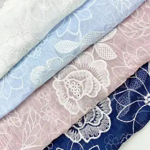 Tissu crêpe yoryu teint uni durable 100% polyester léger 80GSM grande fleur avec broderie