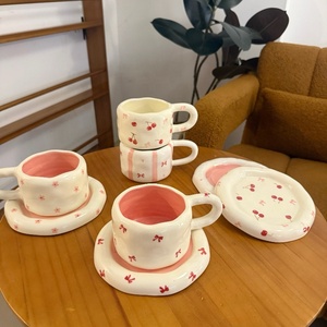 Set <span class=keywords><strong>di</strong></span> Tazza e Piattino in Ceramica Lavorata a Mano, Design Divertente e Paffuto, <span class=keywords><strong>Tazze</strong></span> in Porcellana per Tè e Caffè - Product Image 6