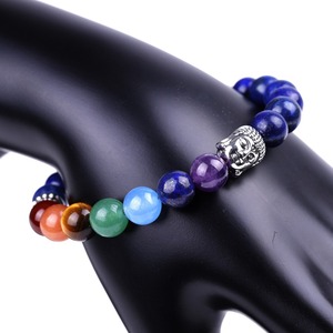 Pulsera de Cuentas de Piedra Natural de Amatista de 8mm con Cabeza de Buda de 7 Chakras de Alta Calidad para Mujeres y Hombres, Pulseras con Dijes Personalizadas de Fábrica - Product Image 3