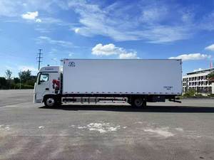 Camion frigorifique 4x2 GTL 9,6 m grande capacité, manuel/automatique, nouveau diesel pour le transport en chaîne du froid - Product Image 3