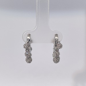 ต่างหูห่วงทองเหลืองชุบทองคำขาว Tianyu Gems ประดับพู่ทรงกลมและเพชรคิวบิกเซอร์โคเนีย ดีไซน์คลาสสิกสำหรับผู้หญิง - Product Image 1