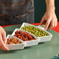 Assiette en céramique de séparation de fruits Dim Sum à 3 couches Offre Spéciale écologique avec manche en bois