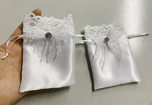 Nouveaux bijoux en soie personnalisés cadeau sac à cordon anniversaire blanc <span class=keywords><strong>dentelle</strong></span> Satin pochette à cordon lisse mariage petite pochette en Satin - Product Image 3
