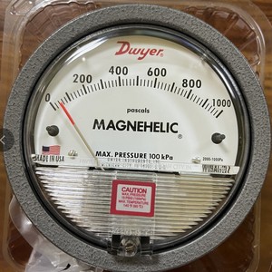Manomètre différentiel mécanique Dwyer Magnehelic 2000-1000Pa, modèle de laboratoire - Product Image 1