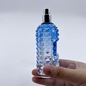 Orden <span class=keywords><strong>urgente</strong></span> Logotipo de alta calidad Posición Gradiente Azul Brillante 100mL Botella de perfume de vidrio Argyle Embalaje vacío - Product Image 4