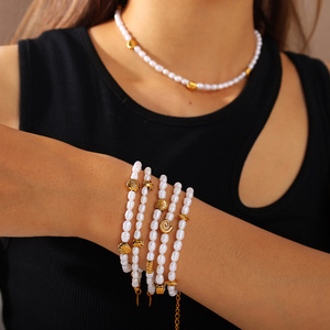 Conjunto de Collar y Pulsera de Perlas de Agua Dulce con Conchas Marinas Doradas Estilo Playa Francesa, Joyería de Moda para Mujer, Acero Inoxidable, Oro de 18K - Product Image 1