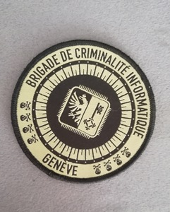 Crochet et boucle de bordure de Merrow brodé en vrac de haute qualité ou <span class=keywords><strong>fer</strong></span> à repasser sur un patch d'étiquette tissé personnalisé pour vêtements - Product Image 6