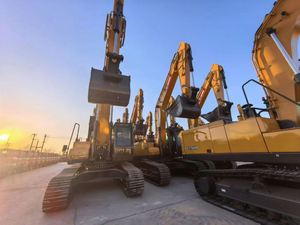 รถขุดตีนตะขาบจีนรุ่นใหม่ XE215G พร้อมอะไหล่เครื่องยนต์และเกียร์ รับประกัน 1 ปี ขาย - Product Image 3