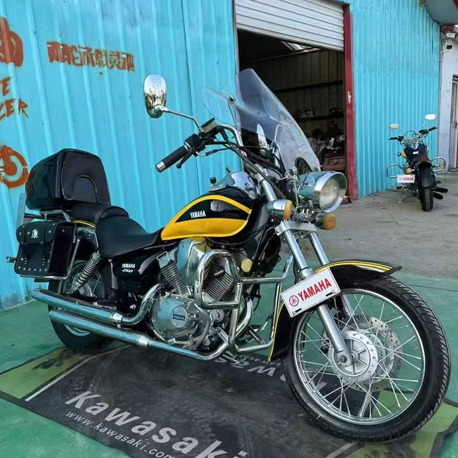 Motos gemelas V de 250 cc: alto rendimiento y estilo