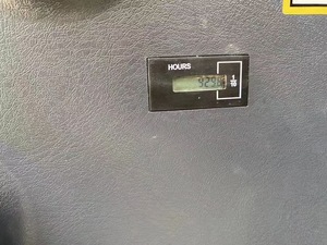 Excavatrice sur chenilles hydraulique d'occasion HYUNDAI 225LVS 25 tonnes entièrement fonctionnelle, modèle 215-7 220LC-9S, en stock à vendre - Product Image 6