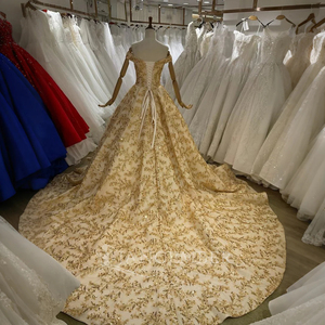 Pour BH49 Satin taille naturelle rouge robes de bal de soirée avec volants pli paillettes dorées pour les femmes - Product Image 2