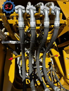 Excavatrice sur chenilles Cat 374 d'occasion, machine de terrassement robuste pour la construction minière et le tunnelage - Product Image 2