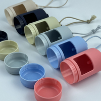 Dispensador de Bolsas para Excremento de Perro Wild One con Tapa Giratoria Fácil de Rellenar y a Prueba de Fugas, con Accesorio para Correa