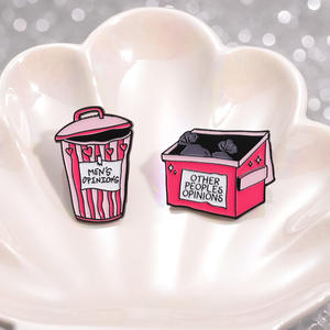 Pin de Solapa con Diseño de Bolsa de Basura Rosa para Hombre, Letras en Inglés, Divertido y Genial, Estilo Punk, para Gorras de Béisbol y Mochilas - Product Image 5