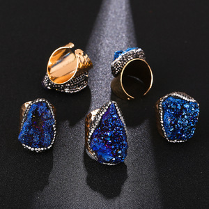 E802 Modischer Natürlicher Quarz Pavé-Manschettenring Unregelmäßiger Drusen-Goldring Offener Großer Steinring Herrenschmuck - Product Image 5