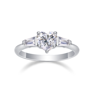 Prix de gros usine Bague Moissanite Cœur 1 carat pour Femme, Bagues à Trois Pierres <span class=keywords><strong>en</strong></span> <span class=keywords><strong>Argent</strong></span> Sterling 925, Bagues <span class=keywords><strong>en</strong></span> Pierres Précieuses Fines - Product Image 4