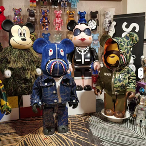 Figurines d'action d'anime faites à la main en ABS de haute qualité pour la décoration de salon, Bearbrick 1000% 70cm Bear <span class=keywords><strong>King</strong></span> avec technique de moulage sous vide - Product Image 1