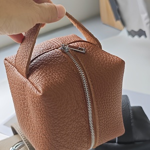 Sac à cosmétiques portable personnalisé en usine, en cuir PU de qualité supérieure, pochette à maquillage carrée, élégante et <span class=keywords><strong>minimaliste</strong></span>, organiseur de voyage pour cosmétiques - Product Image 4