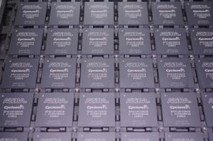 Al-tera Ep2c8q208c8n Electronic components Circuitos Integrados Integrados <strong>Microcontroller</strong> <strong>Python</strong> ic chips EP2C8Q208C8N - Product Image 2