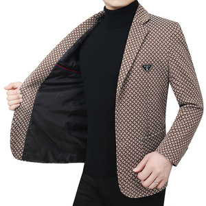 Veste <span class=keywords><strong>de</strong></span> <span class=keywords><strong>costume</strong></span> pour <span class=keywords><strong>homme</strong></span> en plaid <span class=keywords><strong>de</strong></span> haute qualité en gros, décontractée, blazer pour <span class=keywords><strong>homme</strong></span> 2024, coupe ajustée, mode, blazer <span class=keywords><strong>de</strong></span> <span class=keywords><strong>costume</strong></span> d'hiver - Product Image 2