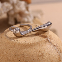 Bague ouverte géométrique unique pour femme Bijoux de mode en acier inoxydable de qualité fine avec fiançailles personnalisées antirouille