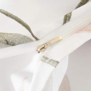 Juego de Ropa de <span class=keywords><strong>Cama</strong></span> Doble para Adultos, 200x200 cm, Funda de Edredón 65x65 cm, Fundas de Almohada con Cierre, Diseño Floral, Rosa, Gris, Blanco, Juego de Fundas de Edredón Suaves - Product Image 4