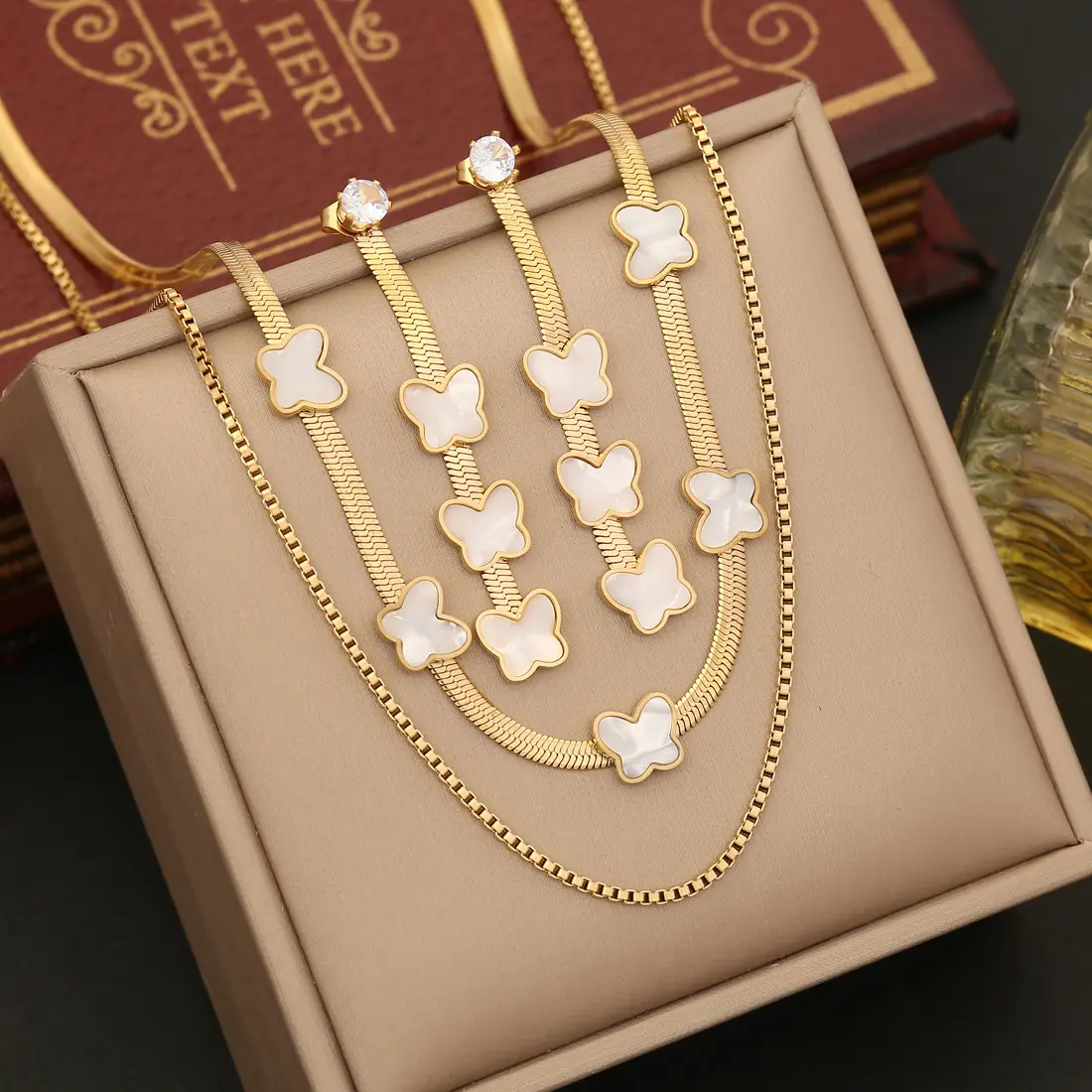 2023 Wholesale Non Tarnish 18k Gold Plated White Shell Butterfly Pendant Necklace Set 316L Stainless Steel Jewelry for Woman