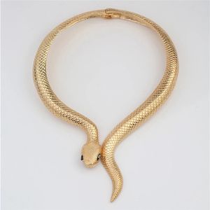 Collar de Serpiente Dorada Exagerado, Joyería de Moda, Estilo Femenino y Atrevido, Collar de Serpiente Enrollada - Product Image 6