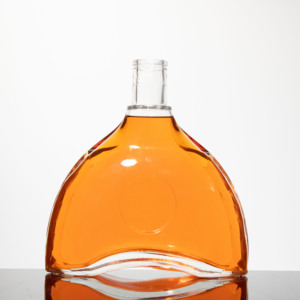 Bouteille de brandy plat en cristal clair 700ml bouteille en verre de qualité supérieure pour brandy vodka tequila - Product Image 1